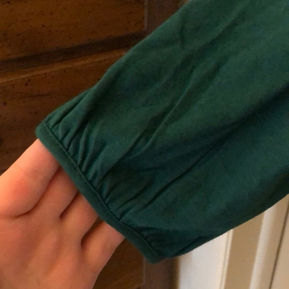 NWT Green gathered neck Top - Picture 3 of 3